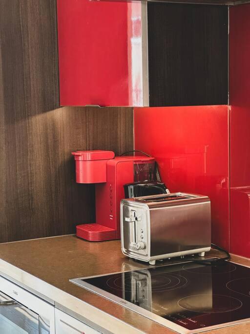 Elegant Suites - City Views, Lake View, Free Parking Toronto Exterior photo