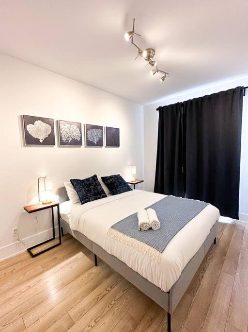 Elegant Suites - City Views, Lake View, Free Parking Toronto Exterior photo
